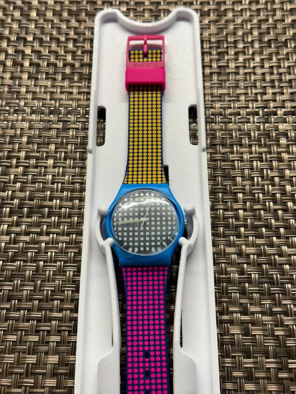 Swatch Watch Behind The Wall GS146 Contemporary